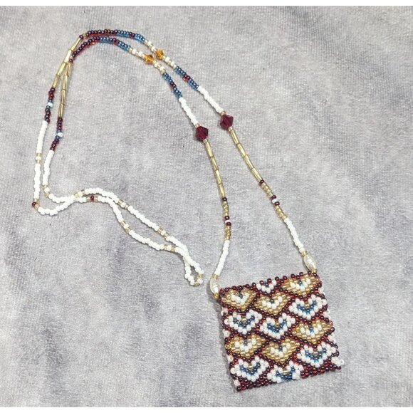 Hand Beaded Glass Amulet Bag Necklace With Heart Pattern - Picture 6 of 7